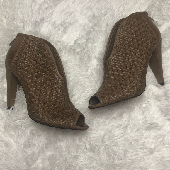 Vince Camuto Shoes - Vince Camuto Leather Booties. Size 7.5